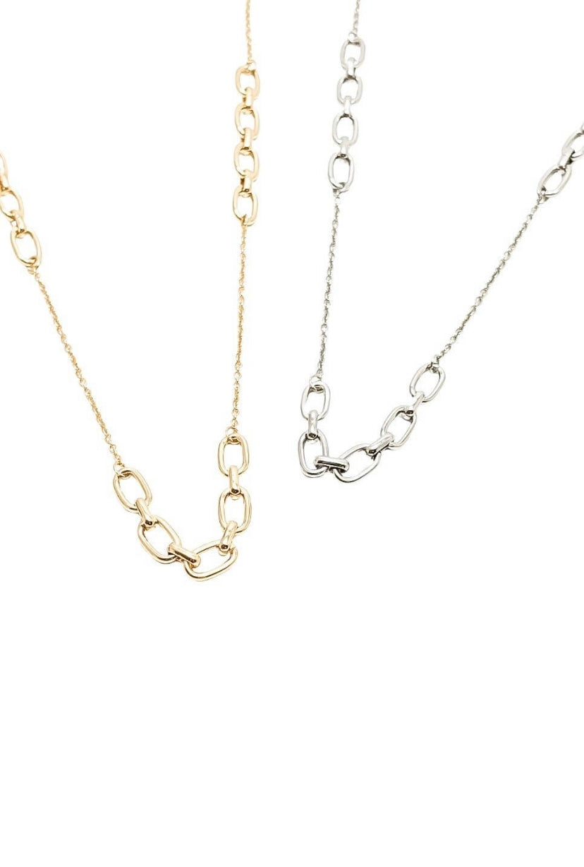 Rina necklace